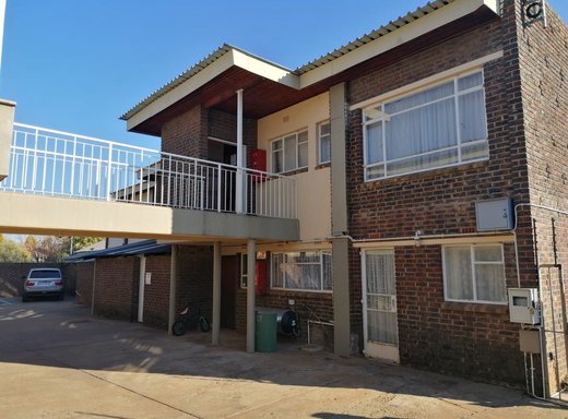 3 Schlafzimmer Wohnung zum Kauf in Potchefstroom