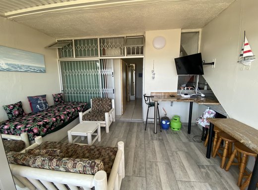 2 Schlafzimmer Reihenhaus zum Kauf in Uvongo