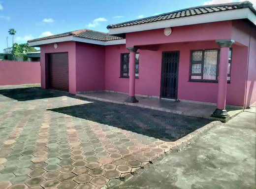 5 Schlafzimmer Haus zum Kauf in Nseleni