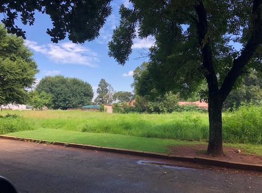 Grundstück zum Kauf in Delmas