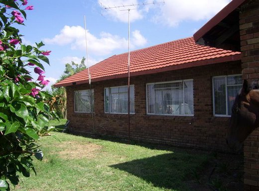 4 Schlafzimmer Kleinsiedlung zum Kauf in Tweefontein AH