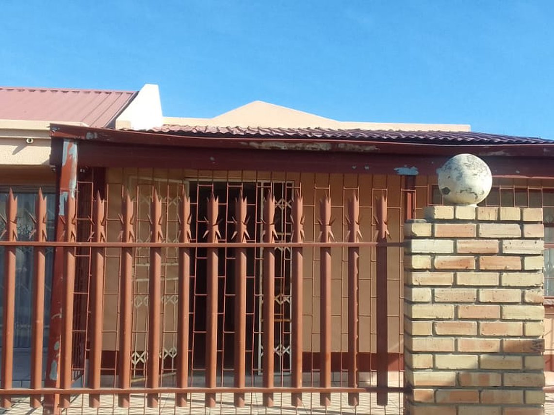 4 Bedroom House To Rent in Boitekong