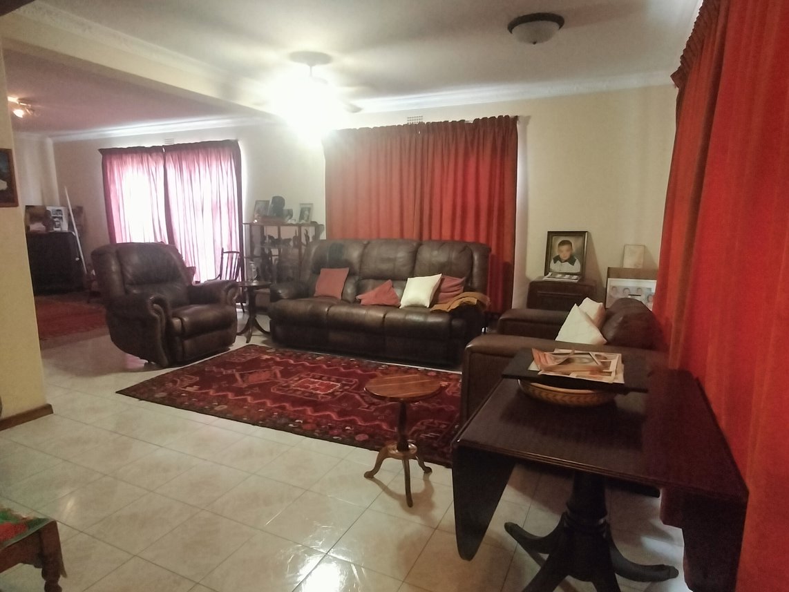 6 Bedroom Duet For Sale in Central