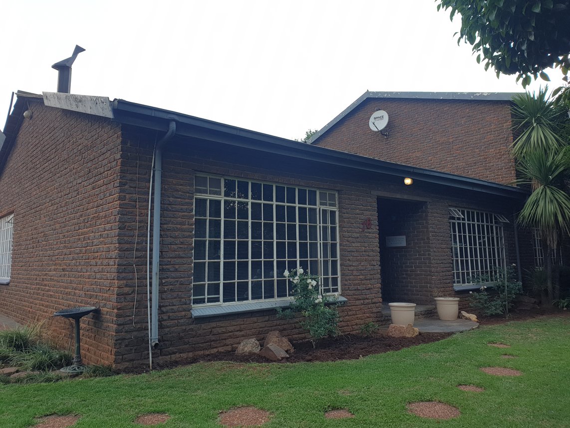 5 Bedroom House For Sale in Delmas