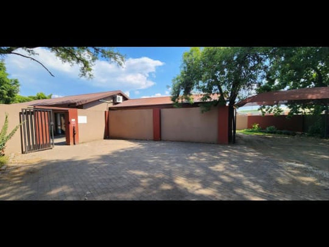 7 Bedroom House For Sale in Brits Central