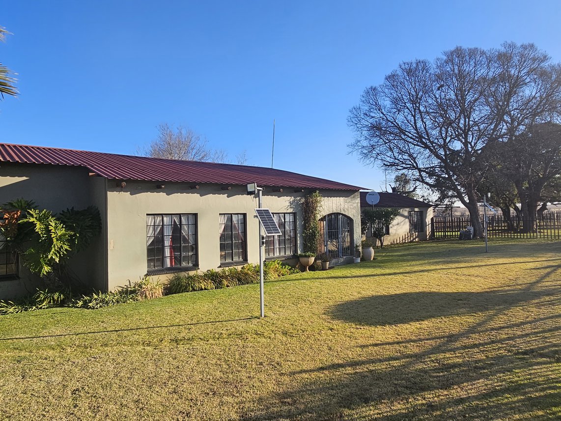 5 Bedroom Farm For Sale in Delmas