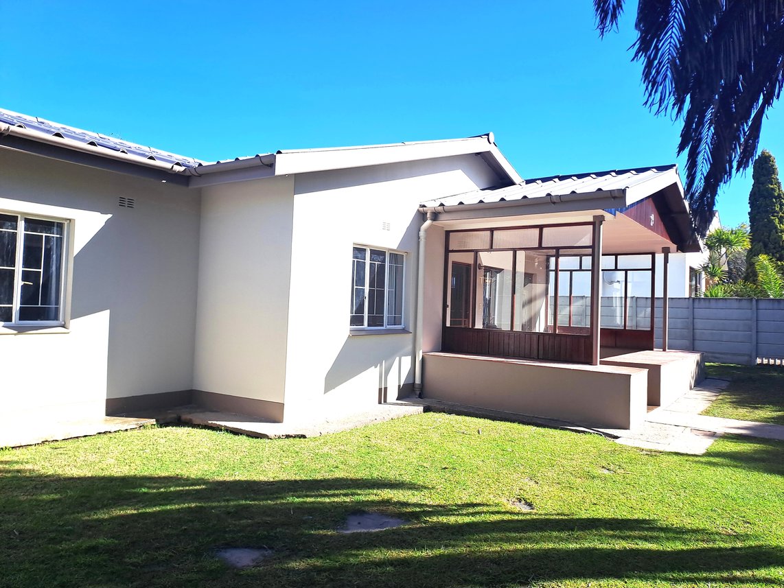 4 Bedroom House For Sale in George South