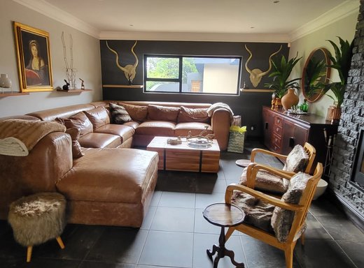 7 Schlafzimmer Kleinsiedlung zum Kauf in Rietfontein