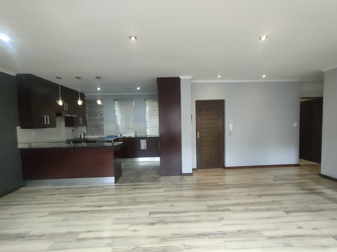2 Bedroom Apartment For Sale in Johannesburg Central
