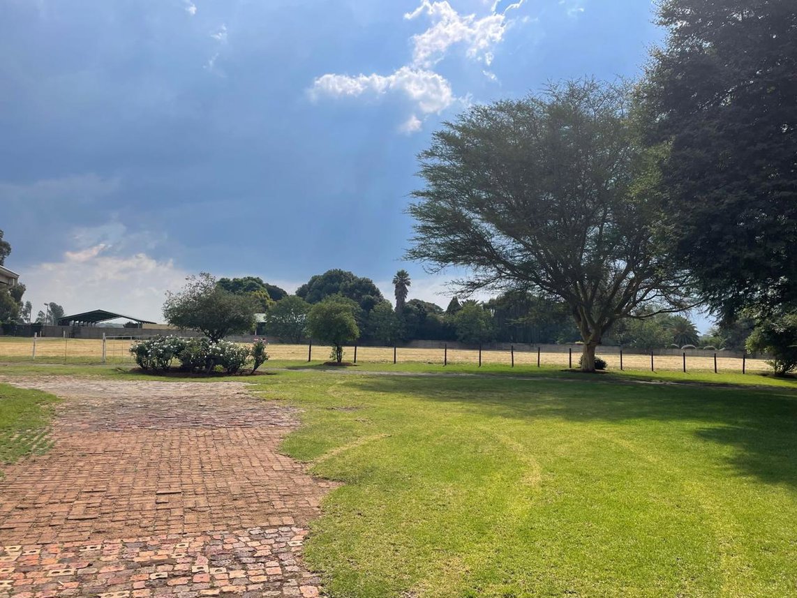 3 Bedroom Small Holding For Sale in Benoni AH