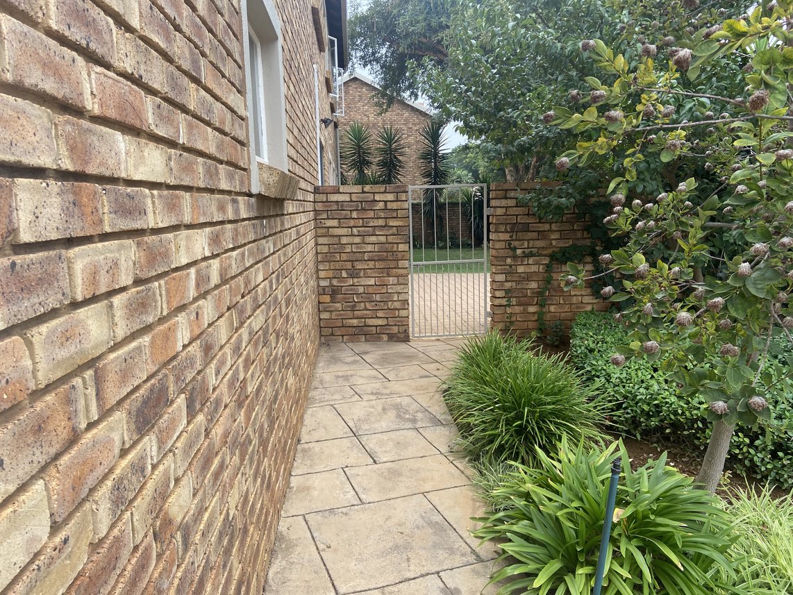 3 Bedroom Security Estate To Rent in Rietvalleirand