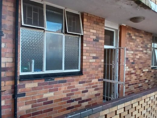 2 Schlafzimmer Wohnung zum Kauf in Krugersdorp
