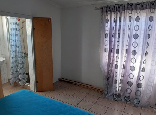 1 Schlafzimmer Etagenwohnung zur Miete in Estcourt