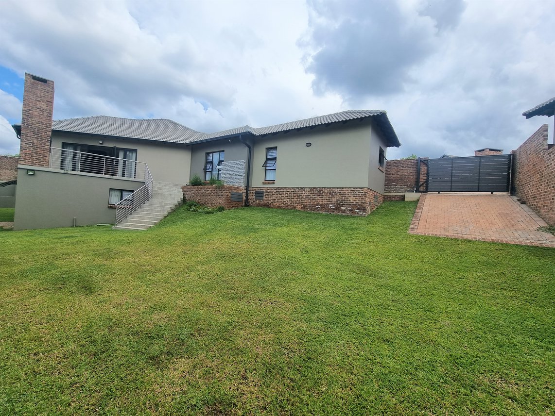 4 Bedroom House For Sale in Nelspruit