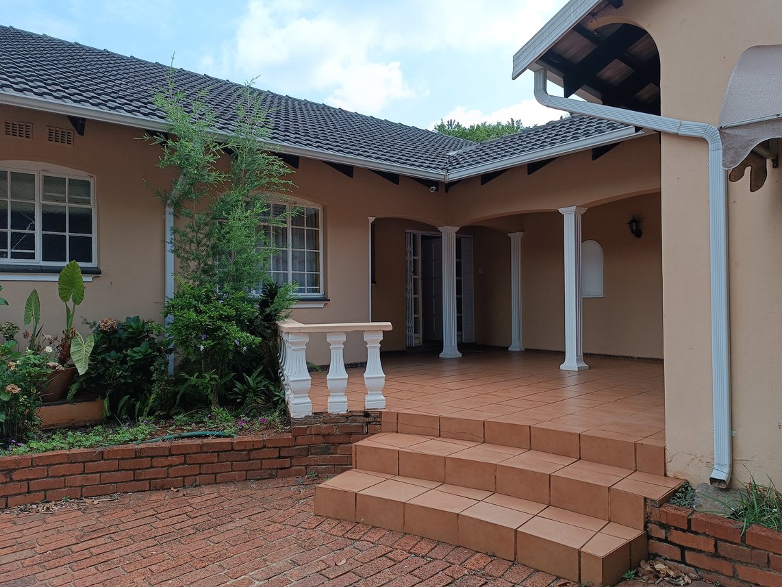 4 Bedroom House To Rent in Protea Park