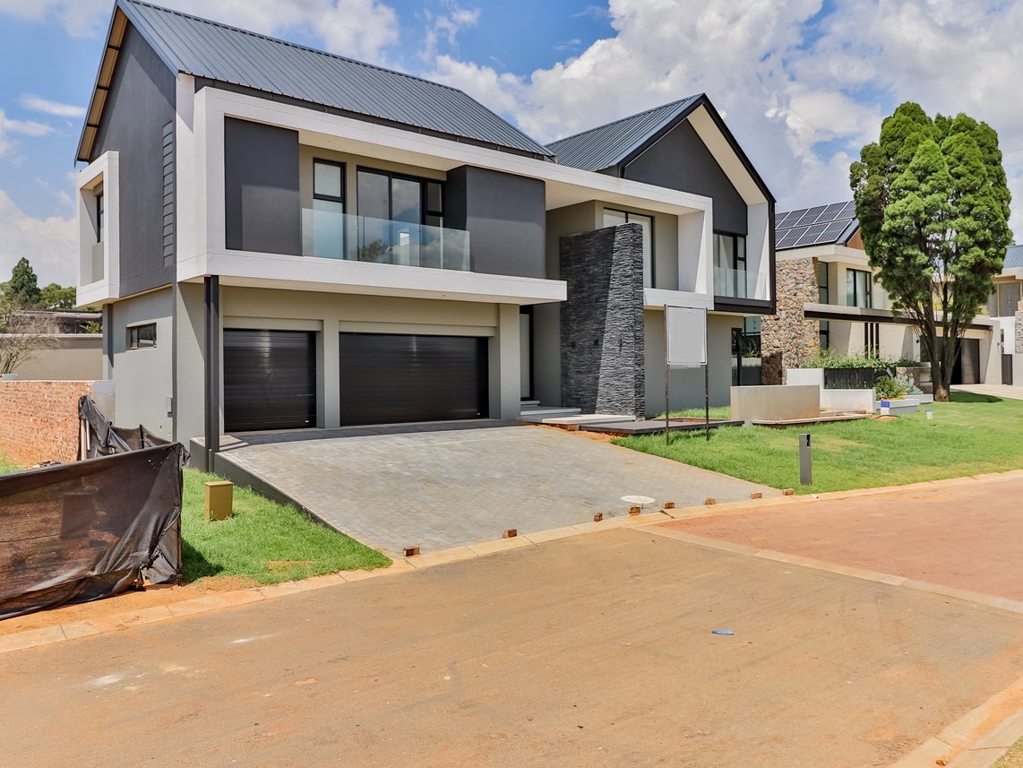 5 Bedroom House For Sale in Linksfield North