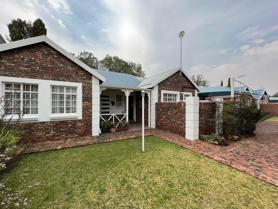 3 Bedroom Townhouse For Sale in Potchefstroom
