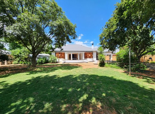 6 Schlafzimmer Haus zum Kauf in Krugersdorp North