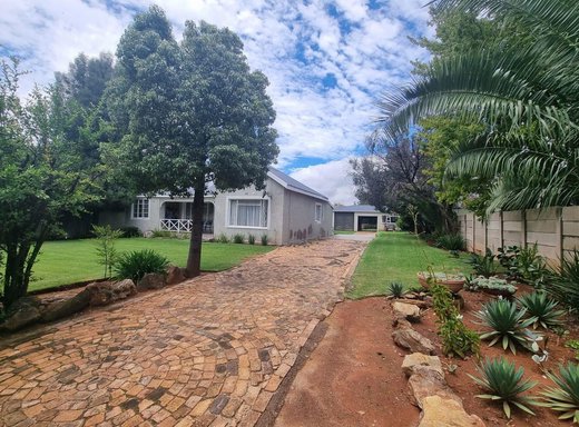 2 Schlafzimmer Haus zum Kauf in Krugersdorp North