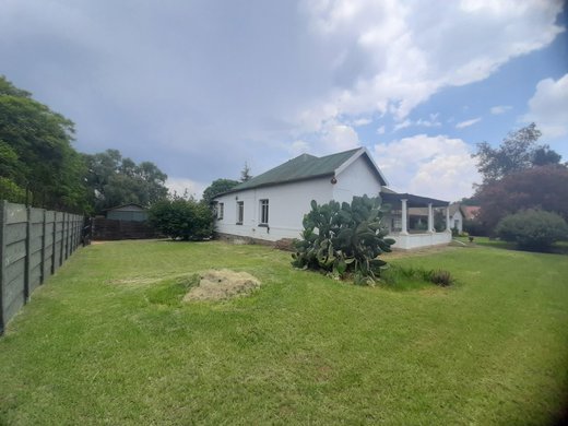 9 Schlafzimmer Haus zum Kauf in Krugersdorp North