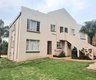 2 Schlafzimmer Etagenwohnung zum Kauf in Garsfontein