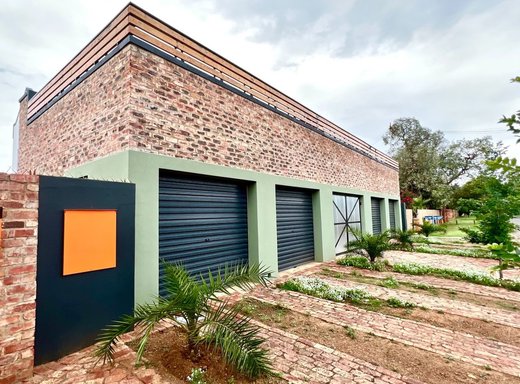 5 Schlafzimmer Haus zum Kauf in Potchefstroom