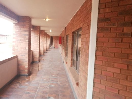 24 Schlafzimmer Wohnung zum Kauf in Pretoria North