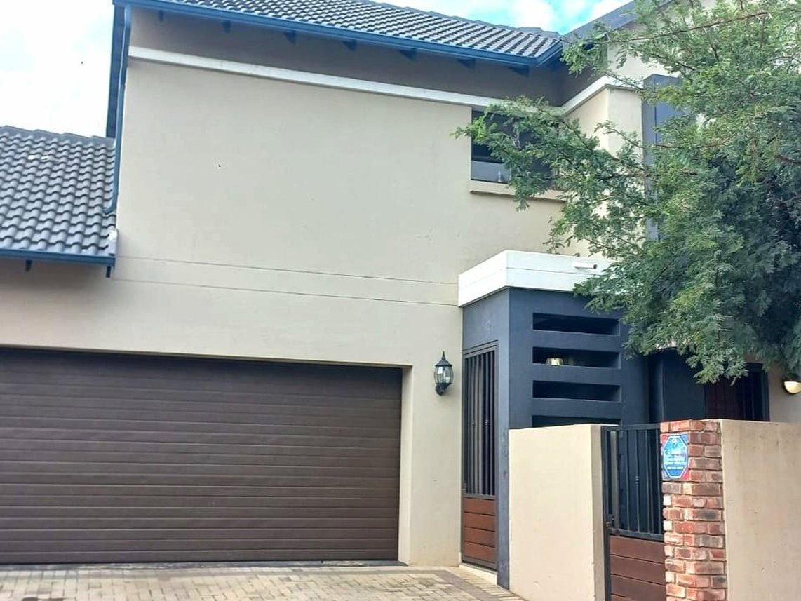 3 Bedroom Townhouse For Sale in Baillie Park