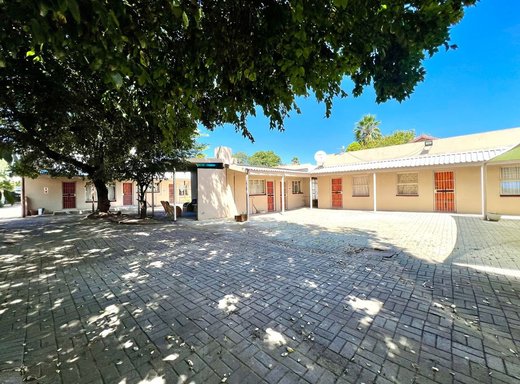 12 Schlafzimmer Haus zum Kauf in Potchefstroom