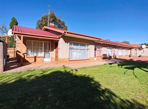 7 Schlafzimmer Haus zum Kauf in Potchefstroom