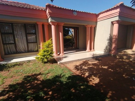 3 Schlafzimmer Haus zum Kauf in Mokopane Central