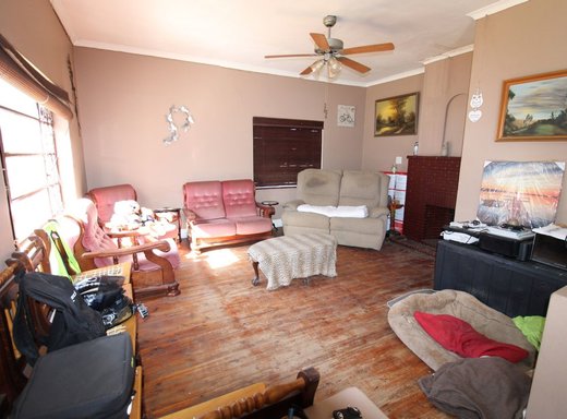 3 Schlafzimmer Haus zum Kauf in Noordhoek