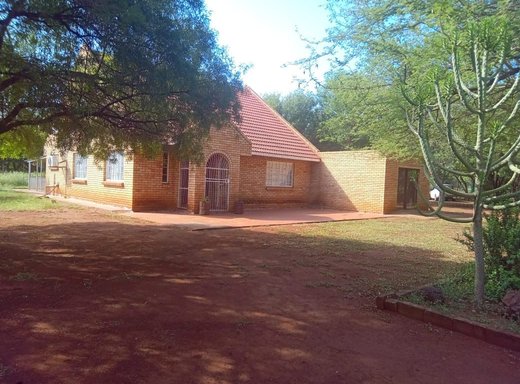 6 Schlafzimmer Farm zum Kauf in Thabazimbi
