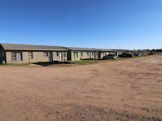 2 Schlafzimmer Reihenhaus zum Kauf in Quaggafontein