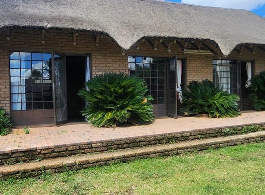 3 Schlafzimmer Farm zum Kauf in Elandsfontein