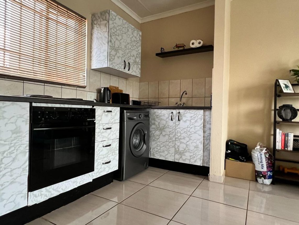 1 Bedroom Apartment For Sale in Ruimsig