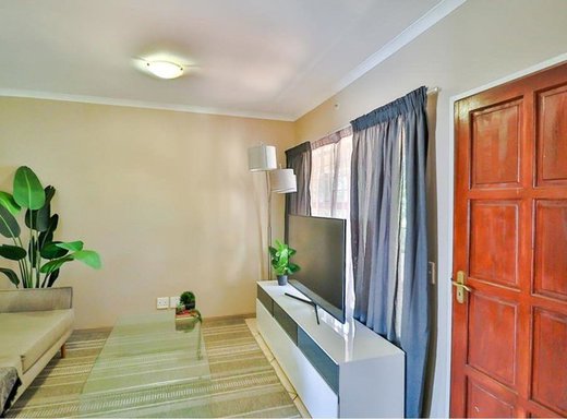 2 Schlafzimmer Wohnung zum Kauf in Krugersrus