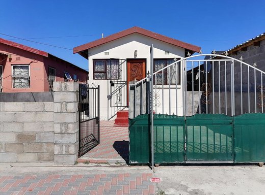 1 Schlafzimmer Haus zum Kauf in Mfuleni