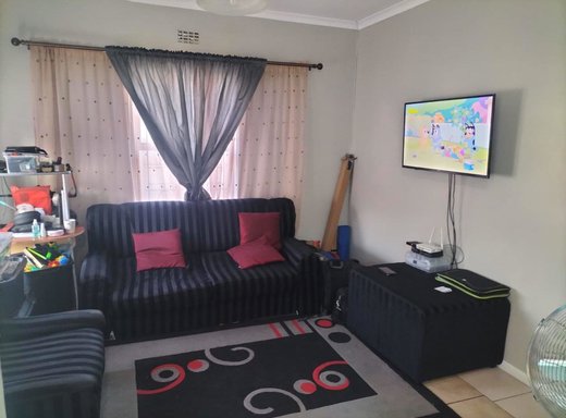 2 Schlafzimmer Haus zum Kauf in Strandfontein