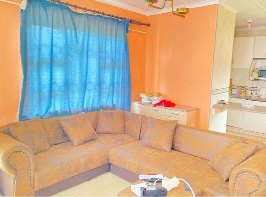 2 Schlafzimmer Haus zum Kauf in Esikhawini