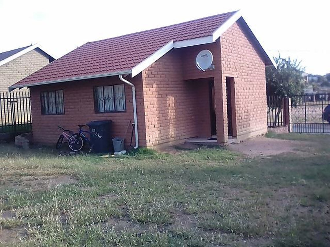 2 Bedroom House For Sale in Cosmo City
