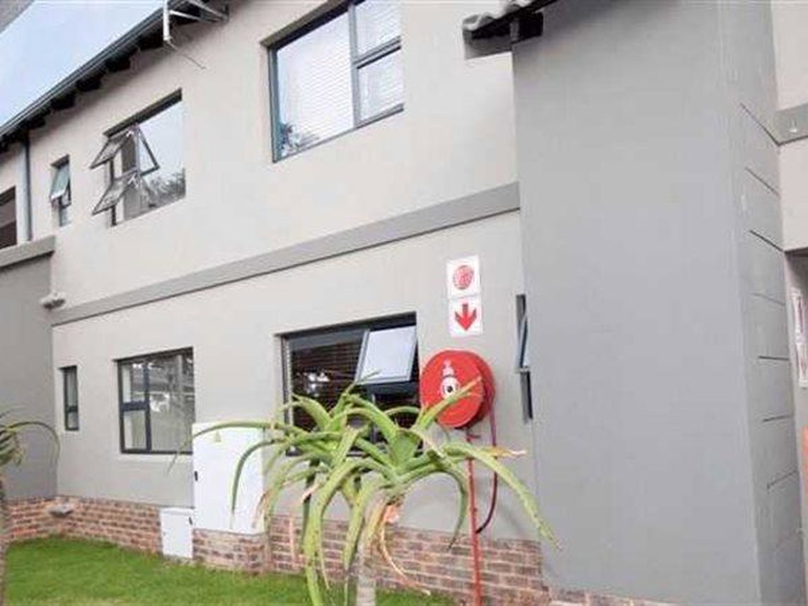 3 Bedroom Townhouse For Sale in Rynfield
