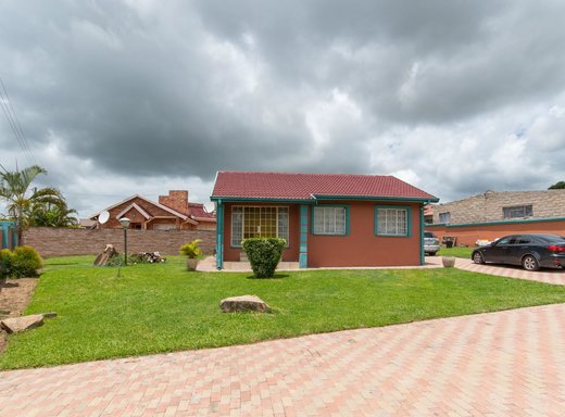 3 Schlafzimmer Haus zum Kauf in Matsulu