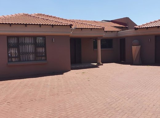4 Schlafzimmer Haus zum Kauf in Krugersrus