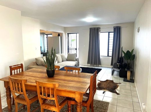 2 Schlafzimmer Wohnung zum Kauf in Durbanville Central