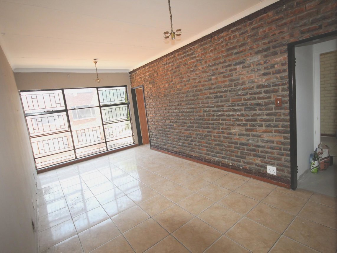 2 Bedroom Apartment For Sale in Pretoria West