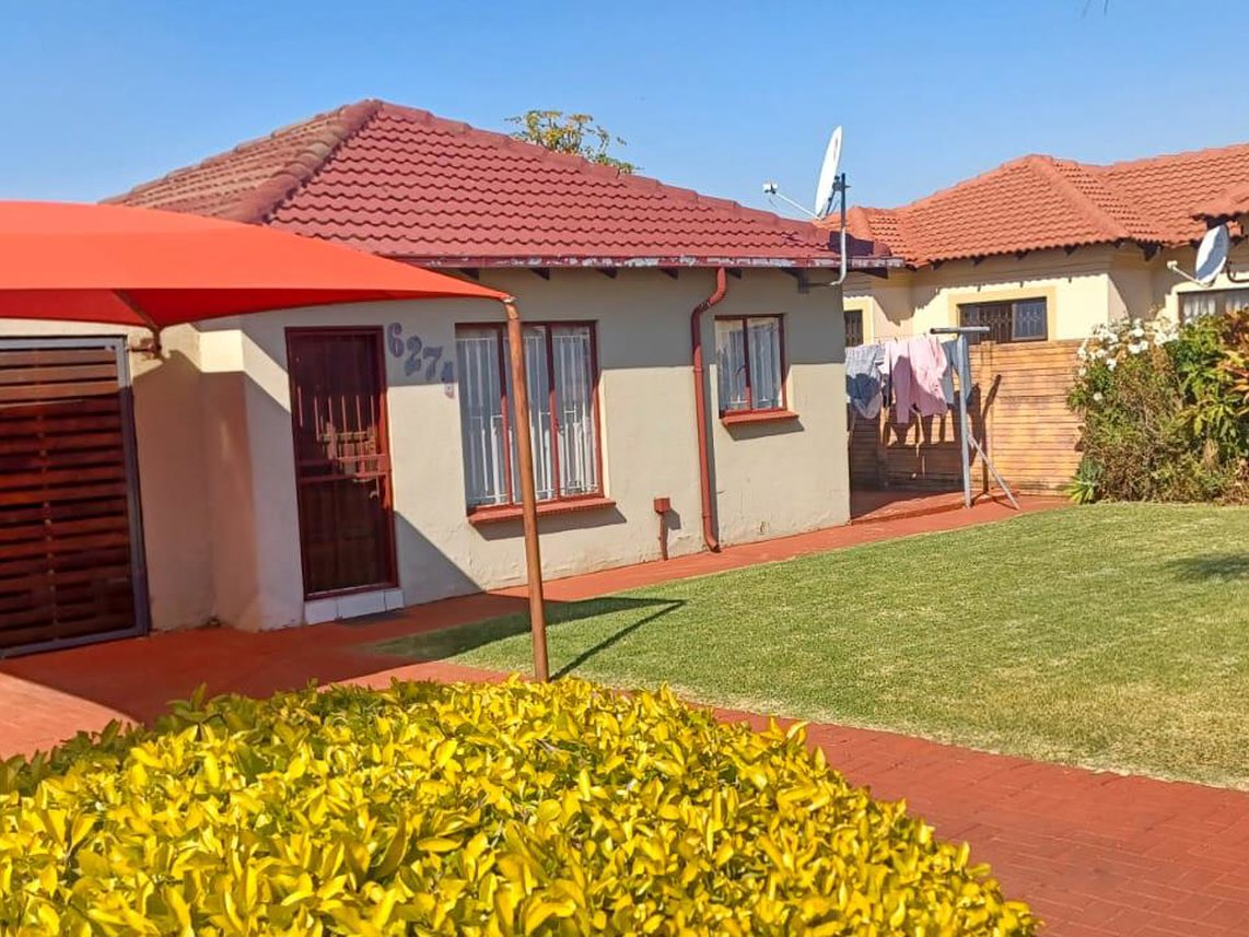 2 Bedroom House For Sale in The Orchards