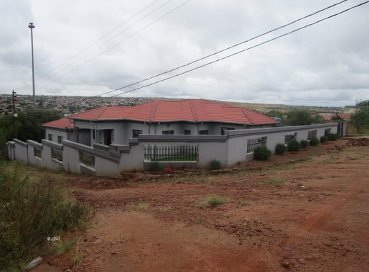 4 Schlafzimmer Haus zum Kauf in Kwamhlanga