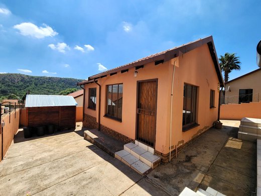 4 Schlafzimmer Haus zum Kauf in Mahube Valley