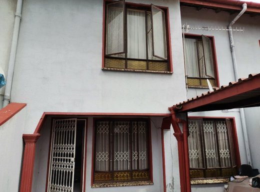 4 Schlafzimmer Duplex zum Kauf in Isipingo Rail
